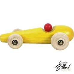 La voiture en bois : le jouet idéal pour votre petit(e) pilote favori.